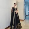 Disebut Lebih Cocok Style India daripada Korea, Ini 8 Potret Ayu Ting Ting Pakai Baju Saree