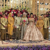 11 Penampilan Seleb saat Hadiri Acara Pernikahan yang Tuai Kritik, Dinilai Terlalu Berlebihan hingga Salah Kostum