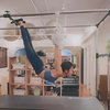 Gak Mau Kalah Sama Suami, Ini Potret Azizah Salsha yang Lakukan Gerakan Ekstrem saat Olahraga Pilates
