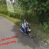 11 Potret Lucu Emak-Emak yang Tertangkap di Google Street View, Hasilnya di Luar Nurul!