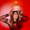 Nathalie Holscher Rayakan Ulang Tahun ke-31, Jalani Pemotretan Sambil Makan Kue Tart Sendirian