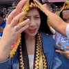 Potret Anggun Nagita Slavina Pakai Baju Adat Lampung, Diarak Warga Pakai Tandu Bak Pengantin Baru