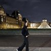 Aesthetic Banget, Ini Potret Anya Geraldine saat Jalan-Jalan Malam di Kota Paris