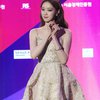 Cantiknya Tumpah Ruah, Lee Sung Kyung Tampil Bak Putri Kerajaan di APAN Star Awards 2023