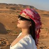 6 Potret Caitlin Halderman di Dubai, Tampil Cantik Pakai Sorban hingga Mata Indahnya Jadi Perbincangan