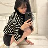 Sederet Potret Mirror Selfie Moon Ga Young yang Cantik Banget, Visualnya Unreal!