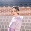 8 Potret OOTD Syifa Hadju Pakai Hanbok Waktu Liburan ke Korea, Mirip Cewek-cewek di Drakor nih!