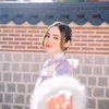 8 Potret OOTD Syifa Hadju Pakai Hanbok Waktu Liburan ke Korea, Mirip Cewek-cewek di Drakor nih!