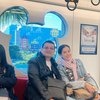 Potret Hana Saraswati Liburan ke Jepang, Kunjungi Disneyland Bareng Keluarga dan Kekasih