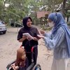 8 Potret Bahagia Ria Ricis Berbagi di Lombok Malah Dikira Bakal Nyaleg Sama Ibu-Ibu - Katanya Sudah Siap Dicoblos! 