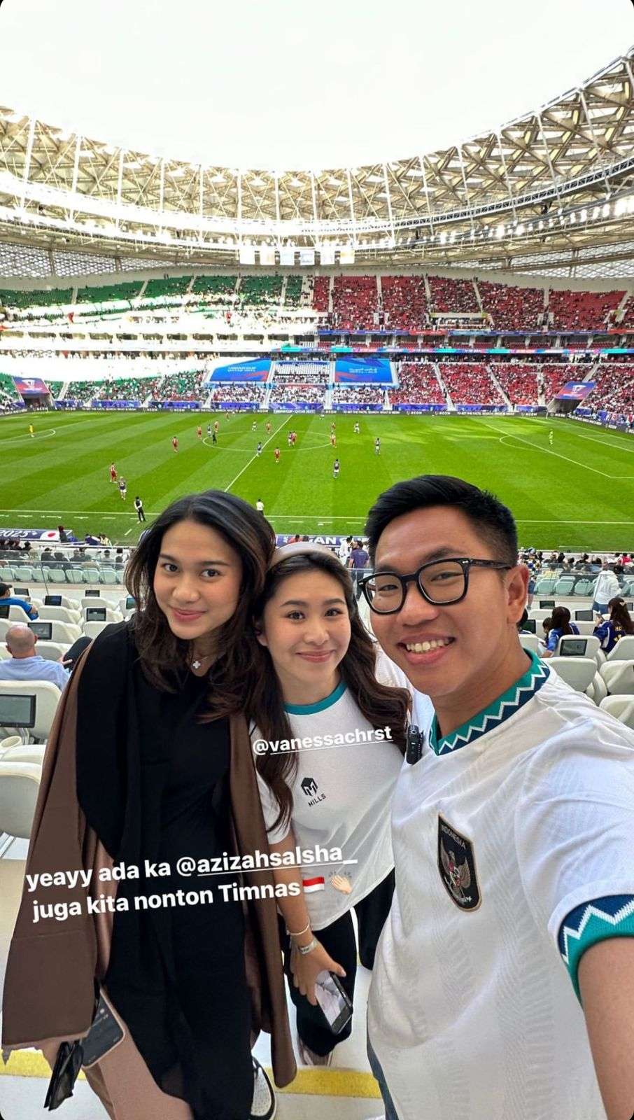 Gaya Azizah Salsha Nonton Timnas Lawan Jepang di Qatar, Dukung Suami Bareng Adiba Khanza