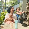 Potret Terbaru Nadine Chandrawinata Bersama Kedua Putrinya, Sampaikan Resolusi 2024 Ingin Fokus dengan Keluarga! 