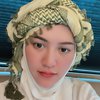 Berangkat Umroh bareng Keluarga dan Tim, Happy Asmara Tampil Manglingi dalam Balutan Hijab