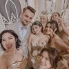 9 Potret Selebriti yang jadi Bridesmaid dan Groomsmen di Pesta Pernikahan Sarah Keihl