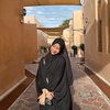 Dukung Egy dan Timnas, Ini Gaya Adiba Khanza di Qatar yang Tetap Stylish Meski Tampil Tertutup