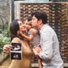 Umumkan Akan Punya Anak Kedua, Ini Deretan Potret Bahagia Andrew Andika & Tengku Dewi Putri Perlihatkan Baby Bump Serta Hasil USG! 