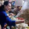 Potret Arumi Bachsin Belanja ke Pasar kayak Rakyat Biasa, Disebut Sederhana dan Merakyat