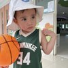 Potret Gemas Rayyanza Kasih Semangat Rafathar Tanding Basket di Sekolah