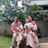Deretan Potret Keluarga Putri Titian Rayakan Imlek, Sederhana dan Full Senyum