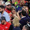 Potret Mesra Travis Kelce dan Taylor Swift di Super Bowl 2024-Peluk Cium Jadi Hadiah Kemenangan