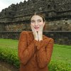 Liburan ke Borobudur, Ini Potret Cassandra Lee yang Disebut Sebening Kaca
