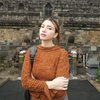 Liburan ke Borobudur, Ini Potret Cassandra Lee yang Disebut Sebening Kaca