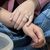 Sempat Ambyar karena Ditinggal Nikah, Ini Potret Happy Asmara Pamer Cincin di Jari Manis