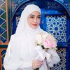 10 Potret Celine Evangelista yang Cantik Berhijab, Udah Fix Mualaf?