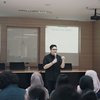 Susul Dian Sastro dan Reza Rahadian, Ini Deretan Potret Umay Shahab Jadi Dosen Tamu di Universitas Indonesia