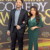 7 Potret Penampilan Kiky Saputri di Indonesian Comedy Awards 2024, Aura Bumilnya Makin Terpancar!