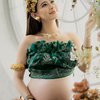 Potret Maternity Shoot Laura Theux, Pamer Baby Bump Pakai Baju Adat Bali