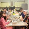 Kerja Sambil Ditemenin Gala, Ini Potret Kegaiatan Fuji Selama Puasa Ramadan di Rumah