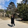 Serunya Potret Yuki Kato Lakukan Trip ke Hiroshima Castle, Main sambil Belajar Sejarah