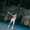 Tetap Stunning Meski Berkeringat, Ini Deretan Foto Dinda Kanya Dewi Main Tenis Bareng Teman 