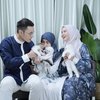 8 Foto Keluarga Ben Kasyafani Tema Lebaran 2024, Nesya Nabila dan Sienna Makin Kompak!