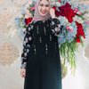 Bikin Pangling, Ini Deretan Foto Iis Dahlia yang Tampil Berhijab Selama Ramadan