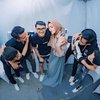 Deretan Foto Happy Asmara Konser di Sukabumi, Bikin Baper Ditemani Gilga Sahid