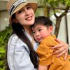 Ramai jadi Sorotan, Ini 10 Foto Kebersamaan Sandra Dewi dengan Putra Bungsunya