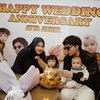 7 Foto Anniversary Pernikahan Atta Halilintar dan Aurel Hermansyah yang ke-3, Unik Bertema Pecel Lele!