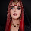 7 Foto Tasya Farasya Kembali dengan Gaya Rambut Merah, Vibesnya bak Ratu Arab!