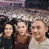 10 Foto Bunga Citra Lestari dan Tiko Nonton Konser Bruno Mars di Singapura, Netizen Ramai Komentari Pakaiannya