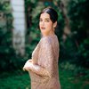 10 Foto Tasya Farasya di Momen Lebaran dengan Dress Berwarna Earth Tone, Cantiknya Nggak Pernah Gagal