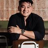 7 Foto Lawas Chef Arnold Poernomo, Super Ganteng Sejak Remaja!