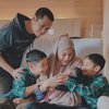 Formasi Baru Keluarga Alyssa Soebandono dan Dude Harlino, Rendra-Malik Bahagia Sambut Sang Adik