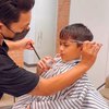 Daddy Goals Banget, Ini Foto -Foto Ikram Rosadi Temani Yusuf Anak Sambungnya Potong Rambut