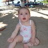 7 Foto Kamari Anak Jennifer Coppen Main Pasir di Pantai, Gemas Maksimal!