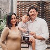 Sebelum Ketahuan Selingkuh, Ini 8 Foto Andrew Andika dan Tengku Dewi Putri Menantikan Buah Hati Kedua 