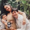 Sebelum Ketahuan Selingkuh, Ini 8 Foto Andrew Andika dan Tengku Dewi Putri Menantikan Buah Hati Kedua 