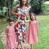 Sederet Foto Yasmine Wildblood Piknik Cantik dengan Dua Anaknya, Visualnya di Luar Nalar