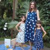 Sederet Foto Yasmine Wildblood Piknik Cantik dengan Dua Anaknya, Visualnya di Luar Nalar